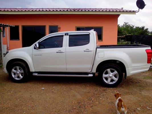 ขายดาวน์ .. ISUZU สนใจติดต่อ 081-6338283