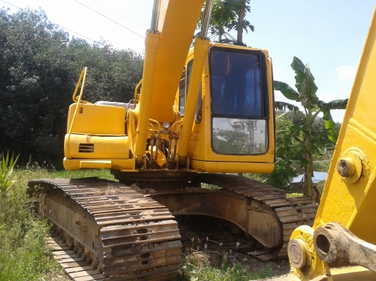 KOMATSU PC200-6 สภาพพร้อมใช้งาน คอลโทลสั้น  รถเจ้าของสาดสีใหม่ 087-2976734