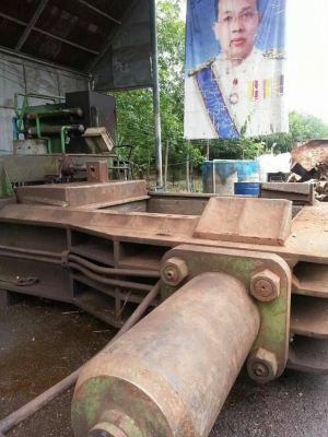 เครื่องอัดเหล็ก