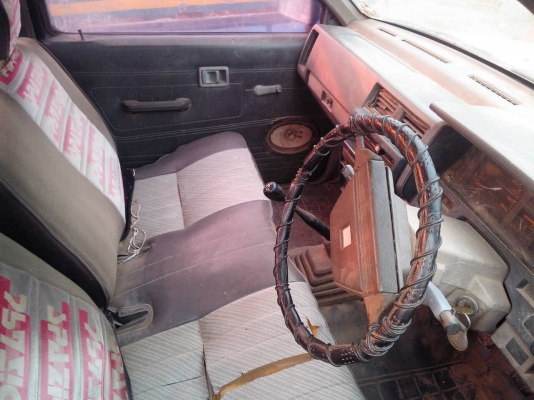 ขายด่วนนิสสันบิกเอ็มฝาขาวtd25ทะเบียนขาดปี49ชุดโอนพร้อม35000บาท ขายด่วนนิสสันบิกเอ็มฝาขาวtd25ทะเบียนขาดปี49ชุดโอนพร้อม35000บาท