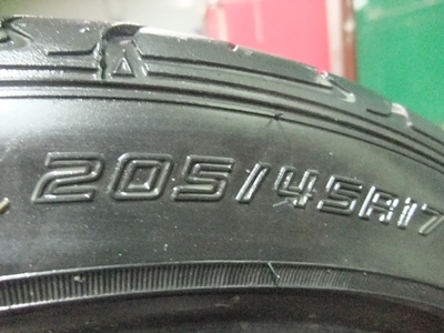 ยาง Dunlop 703 205/45/17 ปี 12 ยาง Dunlop 703 205/45/17 ปี 12
