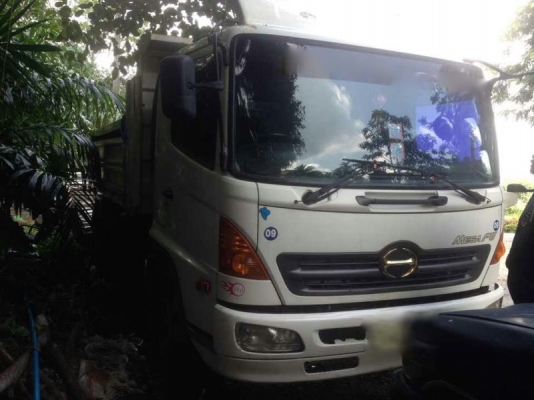 รถฮีโน่ 6 ล้อดั้ม 220 แรงม้า. ปี 51  ( รถวิ่ง 1xx,xxx กว่า กม. )  สนใจติดต่อ 081 - 6079515