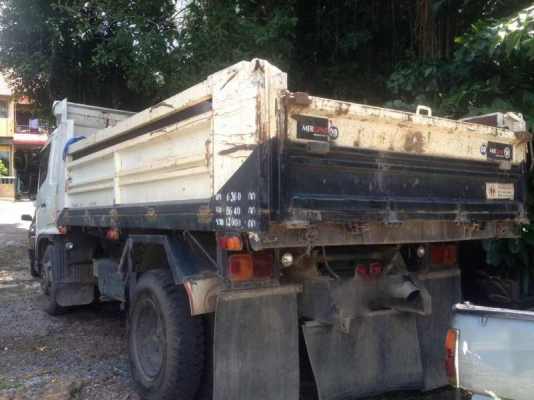 รถฮีโน่ 6 ล้อดั้ม 220 แรงม้า. ปี 51  ( รถวิ่ง 1xx,xxx กว่า กม. )  สนใจติดต่อ 081 - 6079515