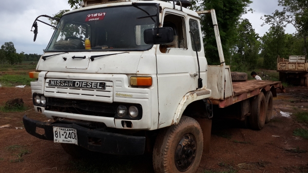 ขายด่วนNISSAN UDCW30M 230แรงสองเพลาเทรนเลอร์หางปลาขึ้นแบ็คโฮ320สบายสภาพเดิมๆราคา0843923995