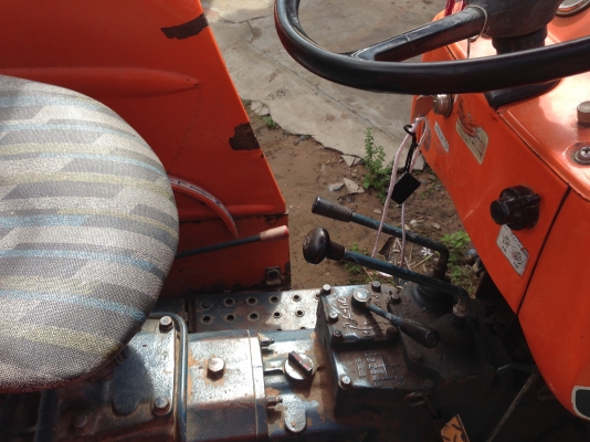 ขายรถไถ kubota l3001 มีภาพวีดีโอ เครื่องดี 4 สูบไฮดรอลิกดี ยางหลัง ใหม่ อปกรณ์ ผานหลัง รถสภาพพร้อมใช