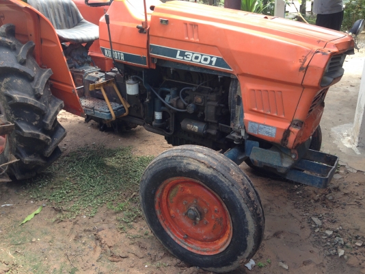 ขายรถไถ kubota l3001 มีภาพวีดีโอ เครื่องดี 4 สูบไฮดรอลิกดี ยางหลัง ใหม่ อปกรณ์ ผานหลัง รถสภาพพร้อมใช
