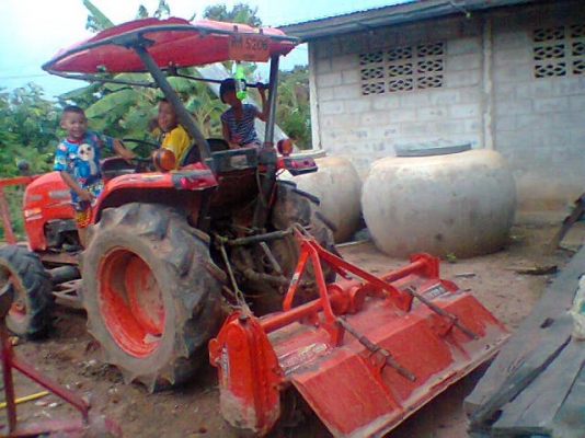 รถไถ KUBOTA L3608 อายุการใช้งาน 688 ชั่วโมง พร้อมอุปกรณ์ 3 รายการ ผานดันหน้า โรตารี ผาน 6 เครื่ิองดี รถไถ KUBOTA L3608 อายุการใช้งาน 688 ชั่วโมง พร้อมอุปกรณ์ 3 รายการ ผานดันหน้า โรตารี ผาน 6 เครื่ิองดี