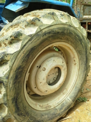 ขายรถไถ FORD 6610 2 เพลา เอกสารเล่ม ใบมีดดันหน้า 7 จาน ราคา 500000