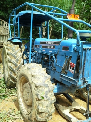 ขายรถไถ FORD 6610 2 เพลา เอกสารเล่ม ใบมีดดันหน้า 7 จาน ราคา 500000