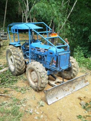 ขายรถไถ FORD 6610 2 เพลา เอกสารเล่ม ใบมีดดันหน้า 7 จาน ราคา 500000