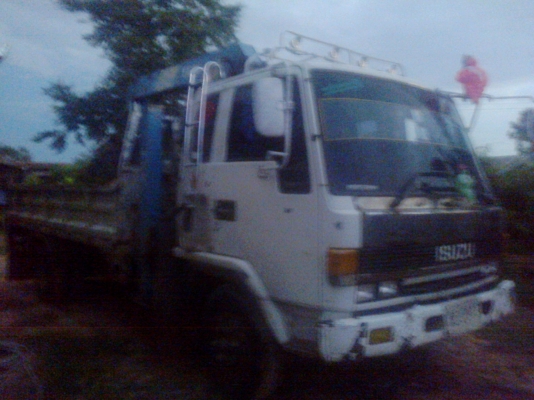 หกล้อ อีซูซุ ร็อคกี้ FRR-175 แรง เบคร์ที๊ฟฟื้พร้อมใช้ ติดเครน 3 ตัน ทะเบียนพร้อมโอน