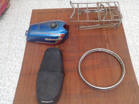 ขาย ตะแกรง K125   ถังJX   เบาะCG    ล้อเหล็กเดิม 1.4X18