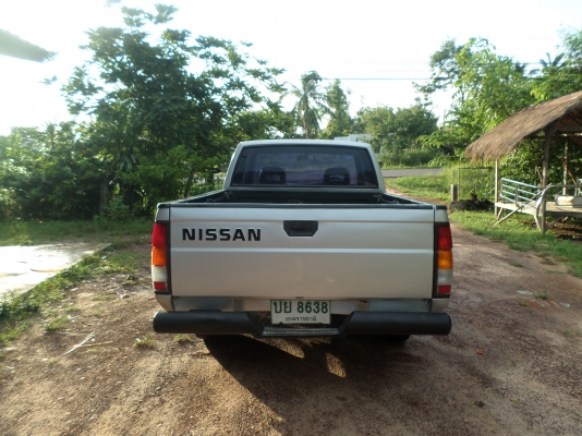 ขายกระบะนิสสันบิ๊กเอ็มฝาแดงจอโค้งสีบอร์นเงิน ปลายปี38/1995 เครื่องแน่นสภาพพร้อมใช้งานสีเก็บมาใหม่สวยไร้ตำหนิบางๆไม่มีผุครัชชีสวยๆ ภาษีเต็ม+ทะเบียน+พร้อมชุดโอนครับ มาลองขับดูก่อนครับรถคันนี้ซื้อไปไม่ต้องทำไรเพิ่มพร้อมใช้งานครับแอร์เย็นจัด+เทปชีดี+แม๊กไลเนอ