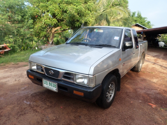 ขายกระบะนิสสันบิ๊กเอ็มฝาแดงจอโค้งสีบอร์นเงิน ปลายปี38/1995 เครื่องแน่นสภาพพร้อมใช้งานสีเก็บมาใหม่สวยไร้ตำหนิบางๆไม่มีผุครัชชีสวยๆ ภาษีเต็ม+ทะเบียน+พร้อมชุดโอนครับ มาลองขับดูก่อนครับรถคันนี้ซื้อไปไม่ต้องทำไรเพิ่มพร้อมใช้งานครับแอร์เย็นจัด+เทปชีดี+แม๊กไลเนอ