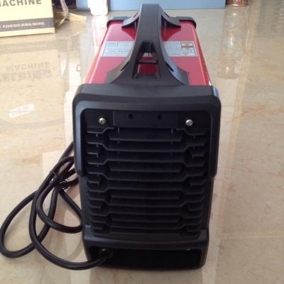 ตู้เชื่อมไฟฟ้า Electric welding พร้อมอุปกรณ์ครบชุดพร้อมใช้งาน ใช้ไฟ 220 V. ตู้เชื่อมไฟฟ้า Electric welding พร้อมอุปกรณ์ครบชุดพร้อมใช้งาน ใช้ไฟ 220 V.