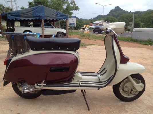ขาย / แลก Lambretta 4 ครับ สีสวยเครื่องดี ยางใหม่ ไม่ต้องทำอะรัยแล้วครับ