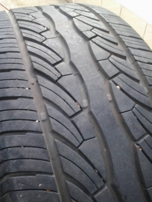 ขายยาง TRI-ace 265-50-20 ปี13 ลงพื้นปี14 ใช้งานแค่3เดือนวิ่งไม่ถึง4000โล ดอกเต็ม 95\% ไม่ปะ ไม่บวม คุ้มสุดๆชุดละ 8,500 บาท