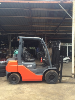 ขายฟอล์คลิฟท์ Toyota รุ่น 8FG-25 เบ็นซิน+แก๊ส สภาพดี ราคาถูกๆครับ