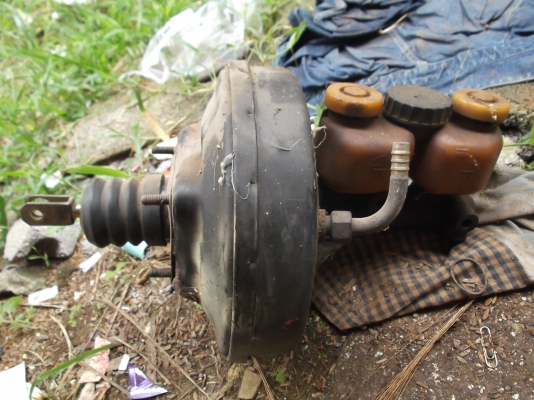 หม้อลมเบรก เบนซ์ w114 w115  ราคา 1,000 ครับ