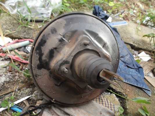 หม้อลมเบรก เบนซ์ w114 w115  ราคา 1,000 ครับ