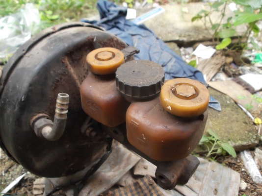 หม้อลมเบรก เบนซ์ w114 w115  ราคา 1,000 ครับ