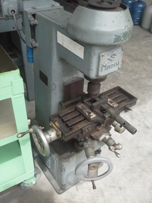 เครื่องมิลลิ่ง ขนาดเล็ก ญี่ปุ่น M.SUZUKI สภาพเครื่องจักรพร้อมใช้งาน