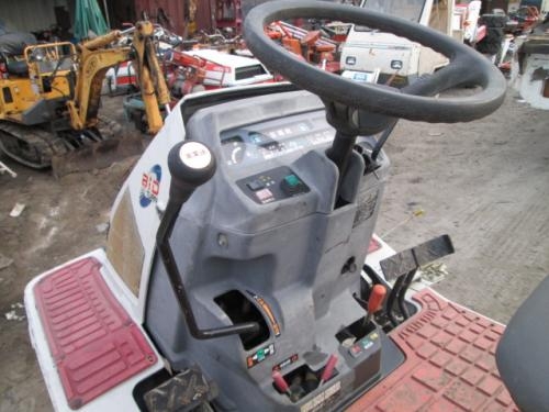 รถปลูกข้าวดำนาแบบนั่งขับ!!! รหัสสินค้า : 13001261  ยี่ห้อ : MITSUBISHI รุ่น : MPR505