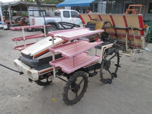 รถปลูกข้าวดำนาแบบนั่งขับ!!!! รหัสสินค้า : 13001262  ยี่ห้อ : YANMAR รุ่น : APR5G