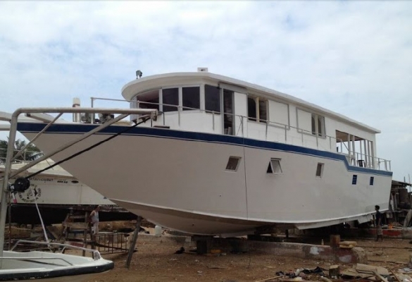 เรือ 20m Live Aboard สนใจติดต่อ 090-268-2228