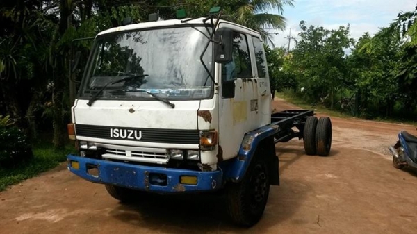 ขาย ISUZU FTR/11L เครื่อง 6BD1 165 แรง ยาว 6 เมตร เครื่องดีมาก คัสซีสวย  ทะเบียน ม.79 ไม่มีหัวเก๋ง