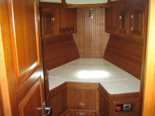 เรือ Explorer Handskritchen สนใจติดต่อ 090-268-2228 เรือ Explorer Handskritchen สนใจติดต่อ 090-268-2228