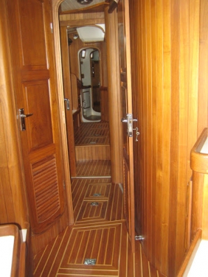 เรือ Explorer Handskritchen สนใจติดต่อ 090-268-2228 เรือ Explorer Handskritchen สนใจติดต่อ 090-268-2228