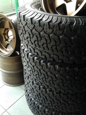 แบรดเลย์ วี + BF All 265/75/16 ปี10 สวยๆ 1ชุด แบรดเลย์ วี + BF All 265/75/16 ปี10 สวยๆ 1ชุด