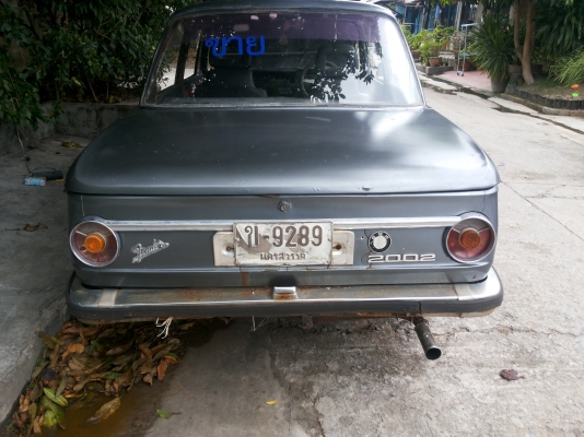 ขายครับรถโบราณบีเอ็มรุ่น2002(พล้อมเล่มทะเบียนชุดโอน)เครื่องติด