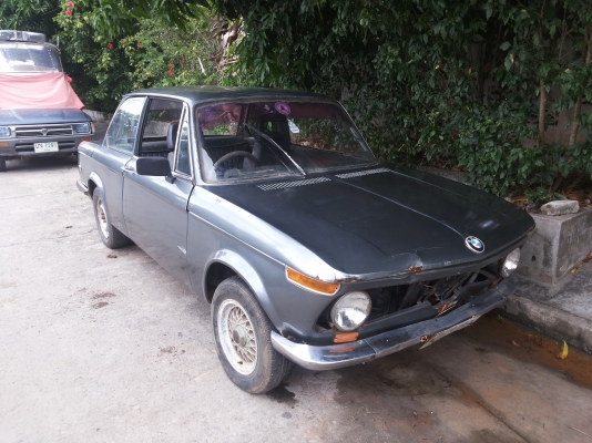 ขายครับรถโบราณบีเอ็มรุ่น2002(พล้อมเล่มทะเบียนชุดโอน)เครื่องติด