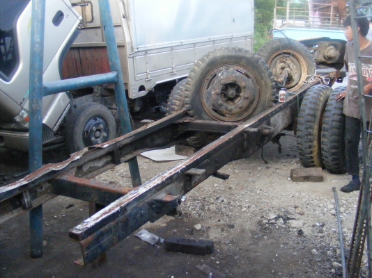 ขายแชสซีรถบรรทุกหกล้อ เฉพาะแชสซีอย่างเดียวนะครับ