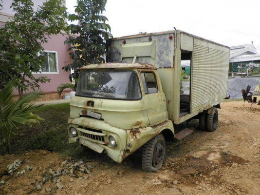 ขายแชสซีรถบรรทุกหกล้อ เฉพาะแชสซีอย่างเดียวนะครับ