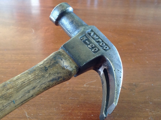 ขายค้อนบลอน ALBR  AMPCO H-20 ไม่เกิดประกายไฟเวลาตอก ,แม่เหล็กไม่ดูด , ด้ามไม้เหนียวลายกรงเล็บ