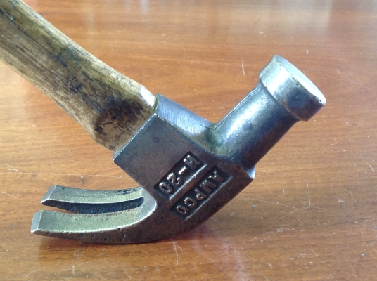 ขายค้อนบลอน ALBR  AMPCO H-20 ไม่เกิดประกายไฟเวลาตอก ,แม่เหล็กไม่ดูด , ด้ามไม้เหนียวลายกรงเล็บ