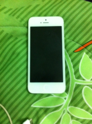 ขาย  i phone 5 16 GB สภาพสวยสวยๆ ราคาถูกๆ (ขายแล้ว)