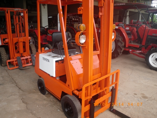 Toyota 2FDL9 เครื่องดีเซล4สูบ ยกสูง3เมตร Toyota 2FDL9 เครื่องดีเซล4สูบ ยกสูง3เมตร