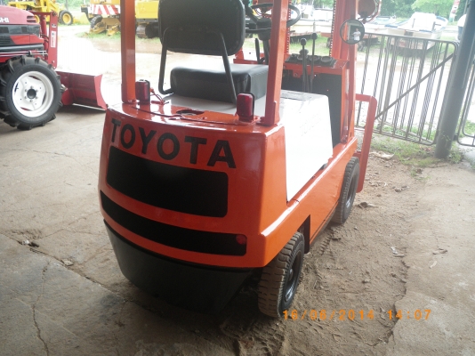 Toyota 2FDL9 เครื่องดีเซล4สูบ ยกสูง3เมตร Toyota 2FDL9 เครื่องดีเซล4สูบ ยกสูง3เมตร