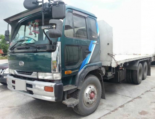 ขายด่วน นิสสัน177 แรงม้า เพลาเดียวพื้นเรียบ ขายด่วน นิสสัน177 แรงม้า เพลาเดียวพื้นเรียบ