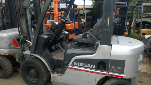 รถยกนิสสันรุ่น ใหม่ล่าสุด น้ำหนักยก 2 ตัน เสาสูง 3 เมตร เครื่องดีเซล เกัยร์ออโต้