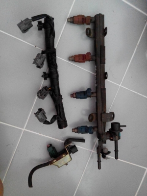 รางหัวฉีด mazda protege 2.0