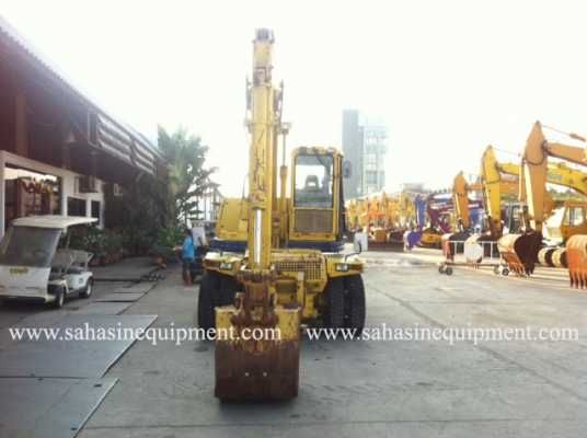 รถขุดล้อยาง PW128UU-1 S/N 11XX นำเข้า สภาพดีมาก บจก.สหสินอีควิปเม้นท์ โทร.081-5851880, 02-5168100-1 www.sahasinequipment.com รถขุดล้อยาง PW128UU-1 S/N 11XX นำเข้า สภาพดีมาก บจก.สหสินอีควิปเม้นท์ โทร.081-5851880, 02-5168100-1 www.sahasinequipment.com