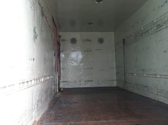 ISUZU FRR ตู้ 3 บาน 210 แรงม้า ISUZU FRR ตู้ 3 บาน 210 แรงม้า