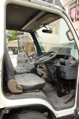 ISUZU NKR หัวการ์ตูน เครื่อง 110 แรง บรรทุกไม่ติดเวลา