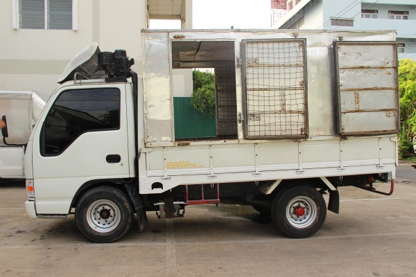 ISUZU NKR หัวการ์ตูน เครื่อง 110 แรง บรรทุกไม่ติดเวลา