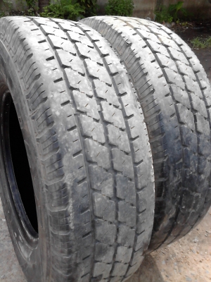 195R14 BRIDGESTONE LEO 677 มี 2 เส้น ( พึ่งถอด อาจเลอะไปหน่อย ) โทร.081-427-3941 195R14 BRIDGESTONE LEO 677 มี 2 เส้น ( พึ่งถอด อาจเลอะไปหน่อย ) โทร.081-427-3941